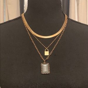 3/25 💵 3 layered gold necklace